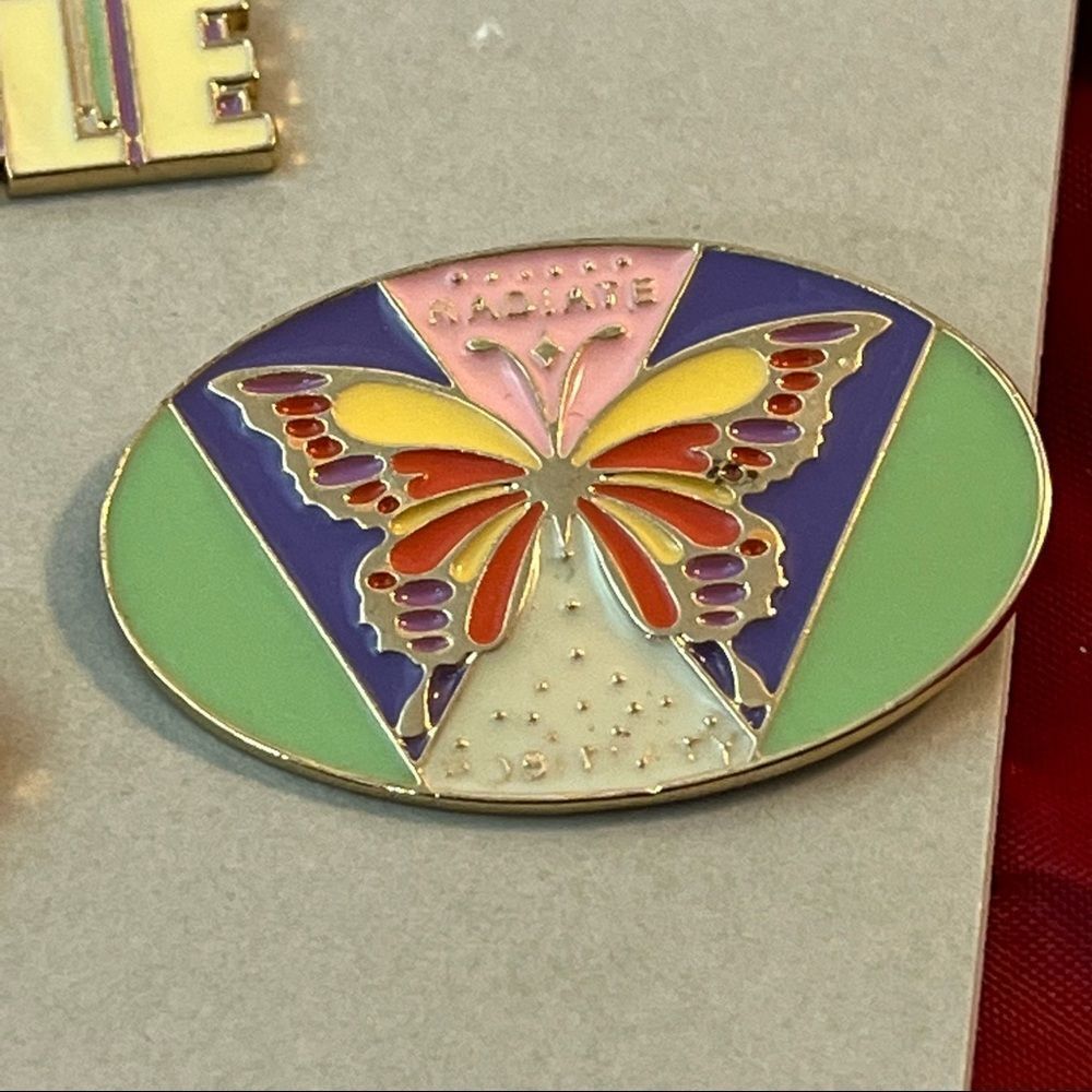 Bp Pins Set of 3 Enamel Mushrooms Smile Butterfly Radiate Casual - Picture 4 of 5